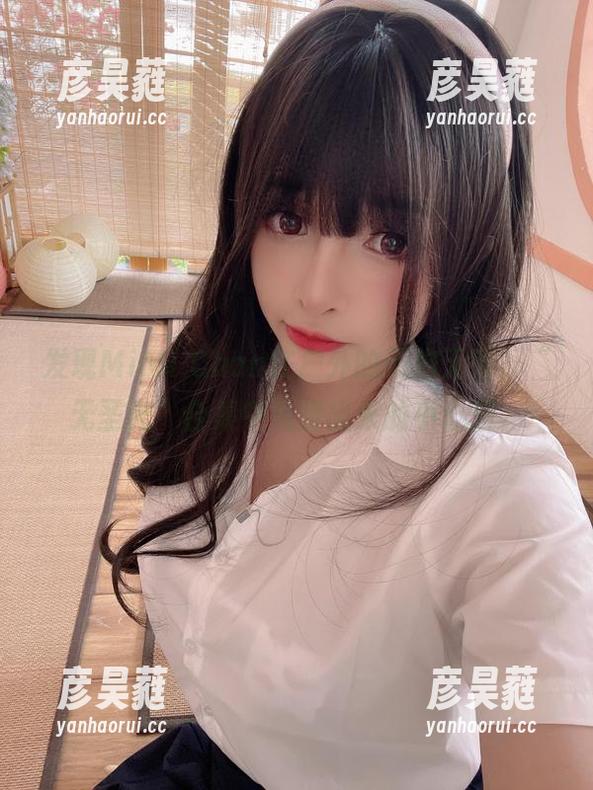 MiMi Chan 发现MiMi Chan在户外的无拘无束,“无圣光”合集中流露出来的小心思。